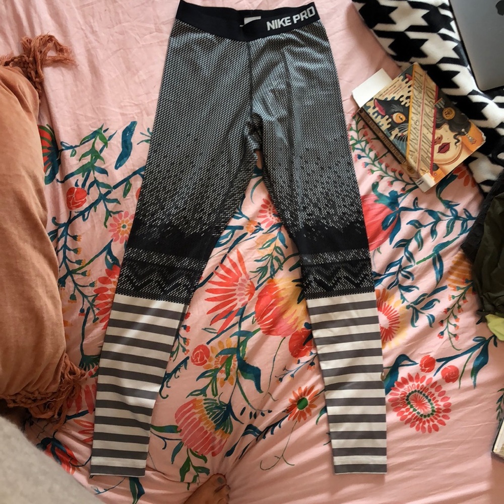 Nike Pro Thermal Print Leggings